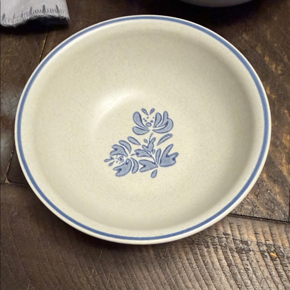Set of 4 Pfatzgraff bowl